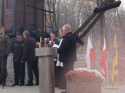 pomnik_20151112_1294889461