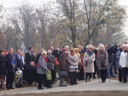 pomnik_20151112_1427944556