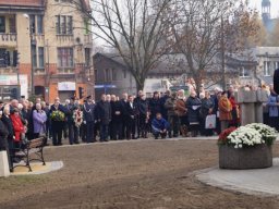 pomnik_20151112_1811411893